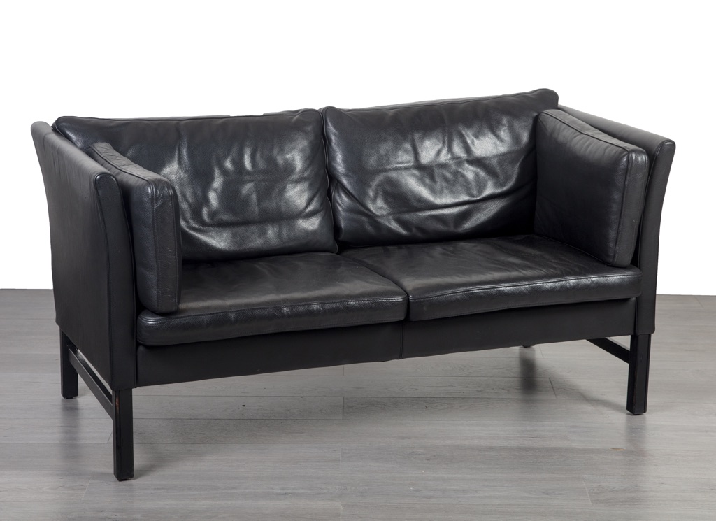 Enquiring about Danish 1990s Black Leather 2.5 Seater Sofa by Skipper