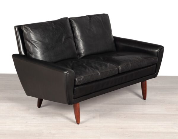 Mid century modern Danish 1960s black leather 2 seater sofa by Georg Thams for AS Vejen Polstermobelfabrikj Model 64 Solid Brazilian Rosewood legs original Scandinavian design