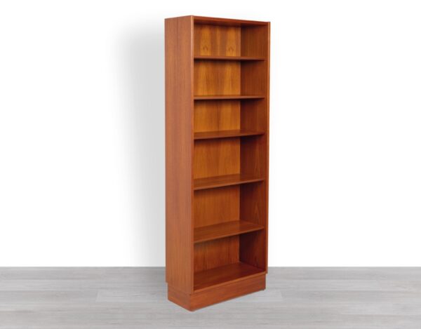 Mid century modern Poul Hundevad bookshelf Danish vintage 1960 shelving Hundevad Mobelfabrik narrow teak Scandinavian design Carlo Jensen Plinth Base